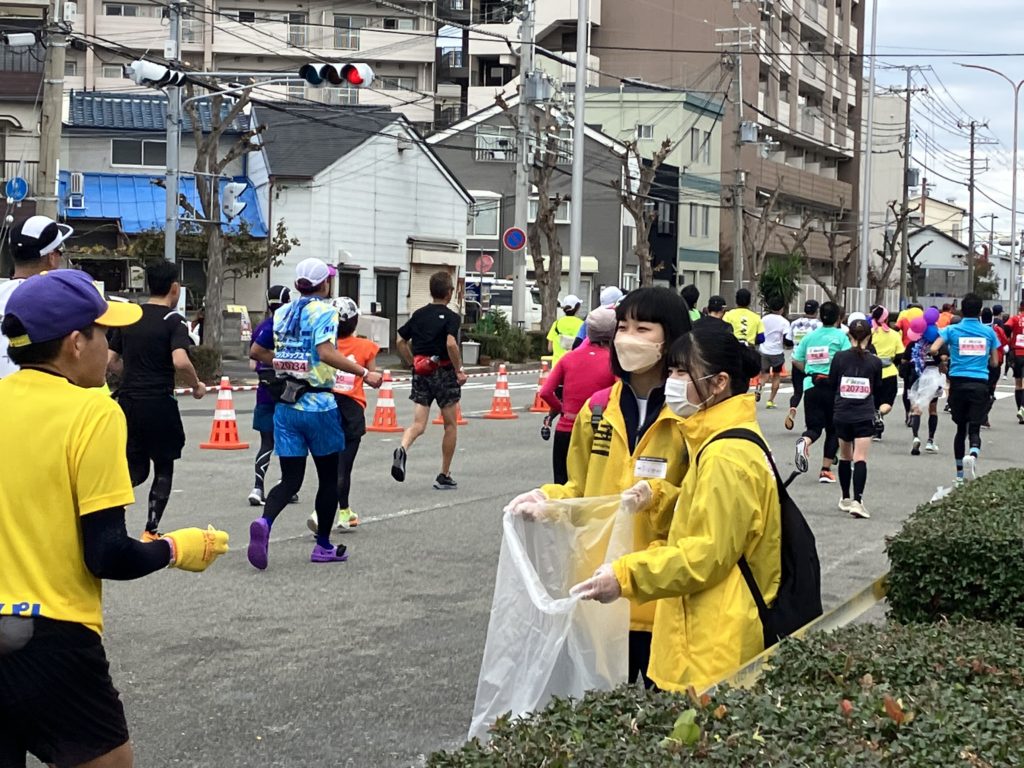 『第１０回神戸マラソン』　団体ボランティアに参加しました